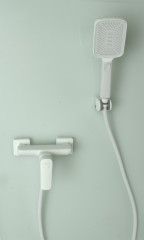 073561-F Смеситель од. для душа (БЕЛЫЙ) ViEiR (10/1шт)