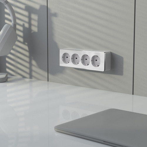 Розетка четверная с заземлением и шторками Gallant белая W5072210