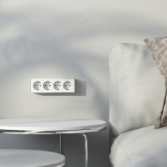 Розетка четверная с заземлением и шторками Gallant белая W5072210