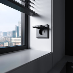 Розетка влагозащ. с зазем. с защит. крышкой и шторками N (графит матовый) W1171264