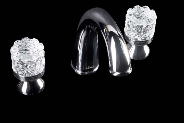 Смеситель для раковины на 3 отверстия_Комплект