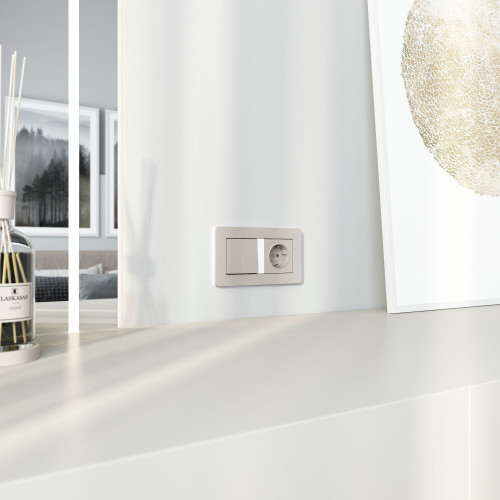 Выключатель одноклавишный проходной с подсветкой (дымчатый) W1212104