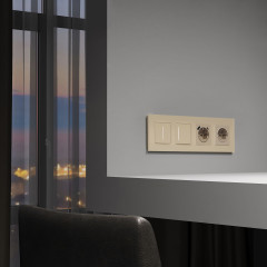 Рамка на 4 поста Senso (шампань, стекло soft-touch) W0043111